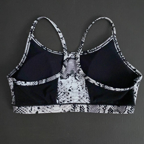 HPE human performance engineering Small Sports Bra, snake print with mesh - Picture 2 of 5